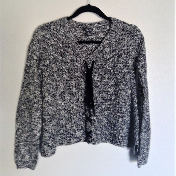 Rue 21 Crop Sweater - Picture 2 of 7